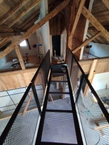 création d'une passerelle look industrie en acier patiné