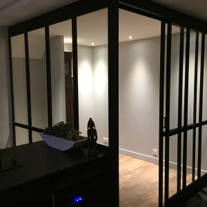 Bureau avec verrière coulissante vitrée