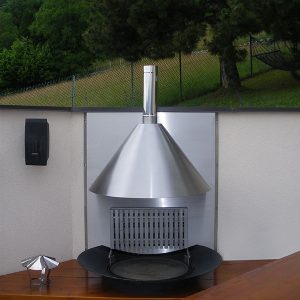 Cheminée extérieure.