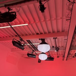 Suspente d'éclairage d'un studio photo Suspente d'éclairage d'un studio photo