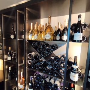 aménagement de cave à vin en acier patiné aménagement de cave à vin en acier patiné