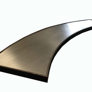 comptoir de bar en acier brut vernis.